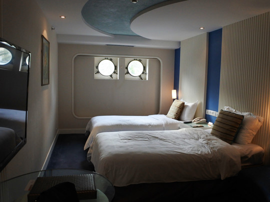 鸿隆明华轮酒店主图