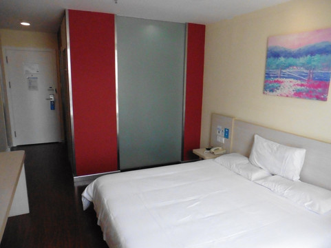 汉庭珠海拱北口岸酒店主图