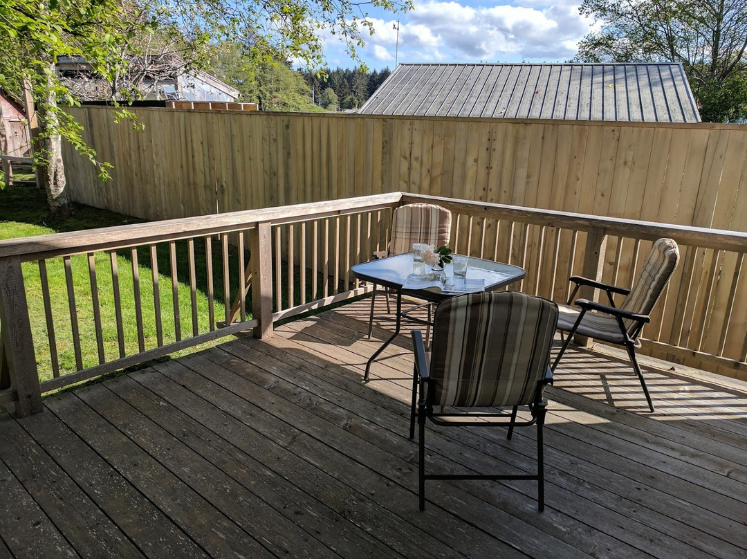 Moresby Island Guesthouse主图