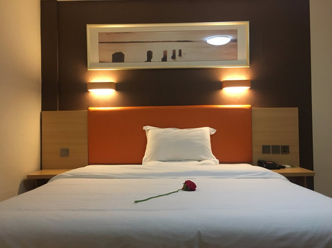 7天优品·哈尔滨中央大街店主图