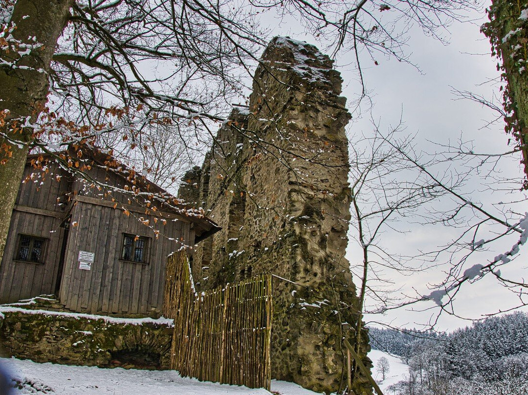 Burg Neuhaus-Schorndorf必去景点