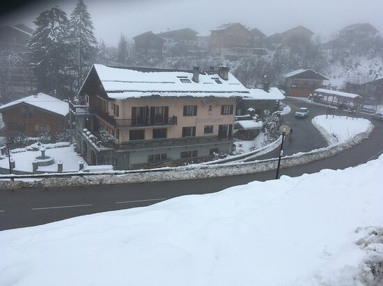 庞瑟拉蒙客栈主图