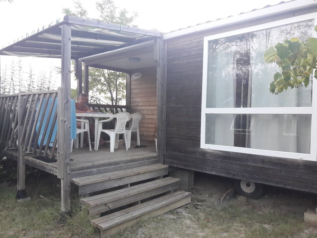 卢尔德露营行动屋酒店