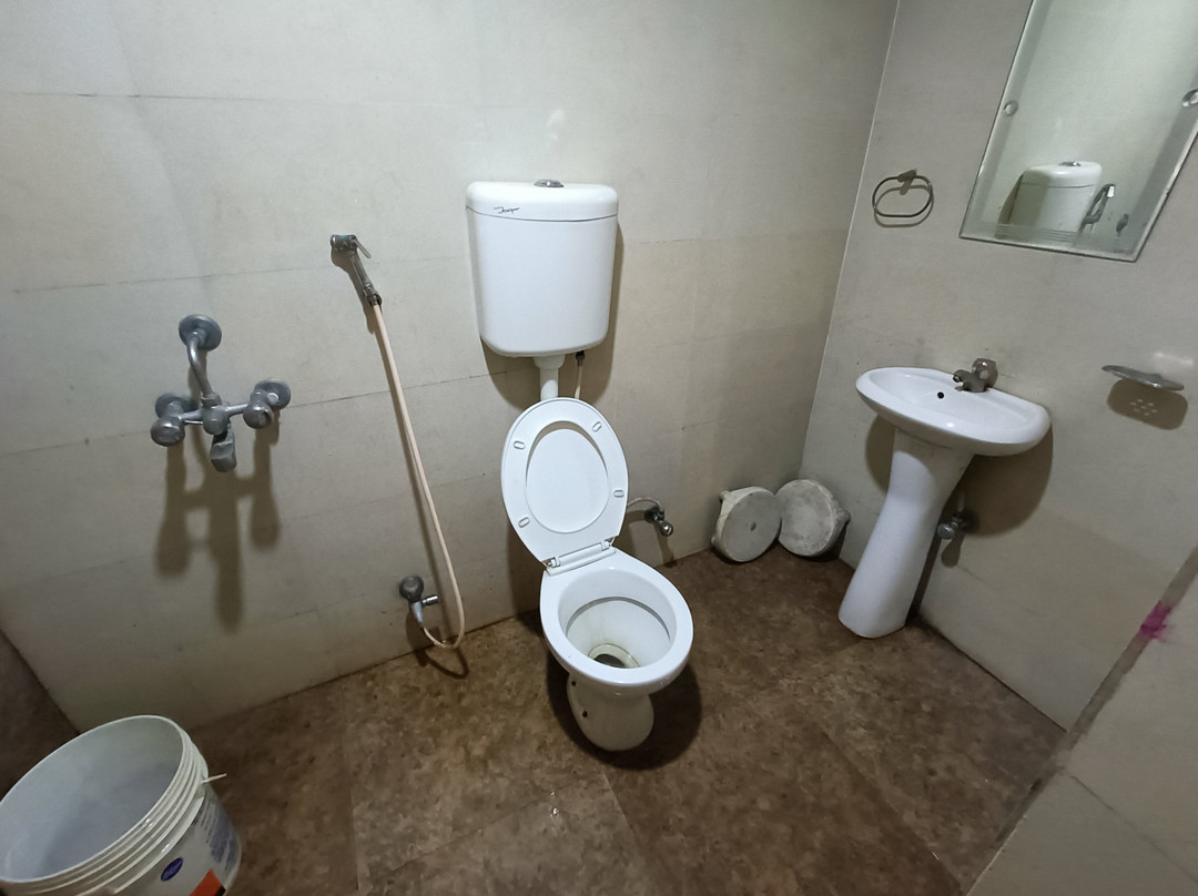 OYO Flagship 810218 Hotel Crown Plaza