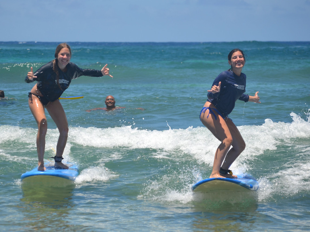 Surf Into Yoga景点图片