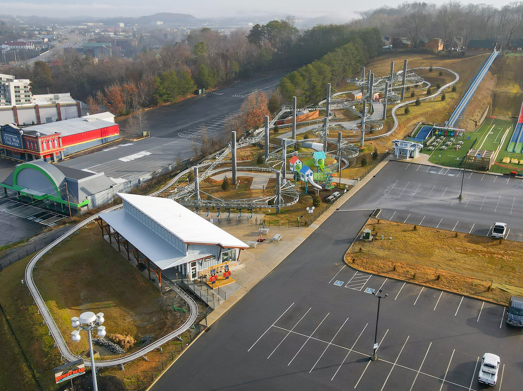 Rowdy Bear's Smoky Mountain Snowpark景点图片