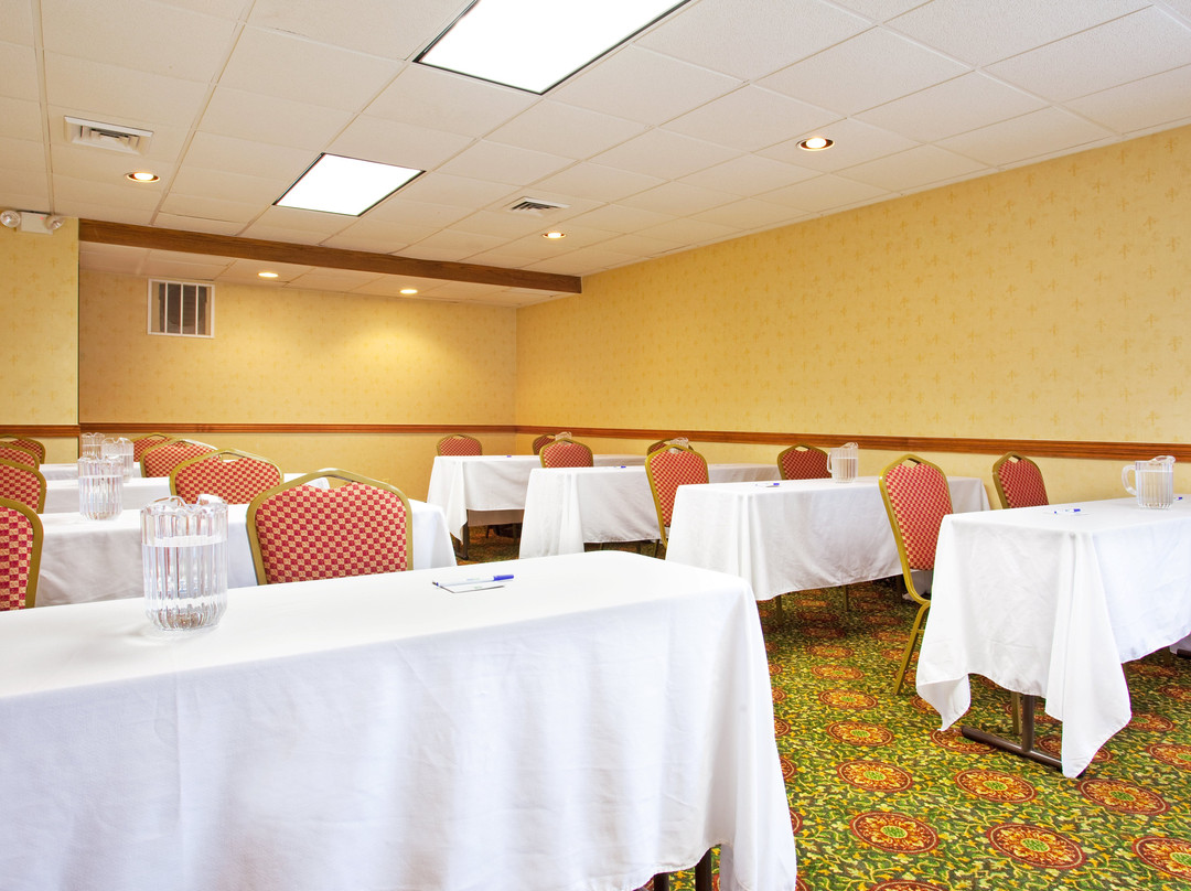 Candlewood Suites Grand Rapids Airport by IHG主图