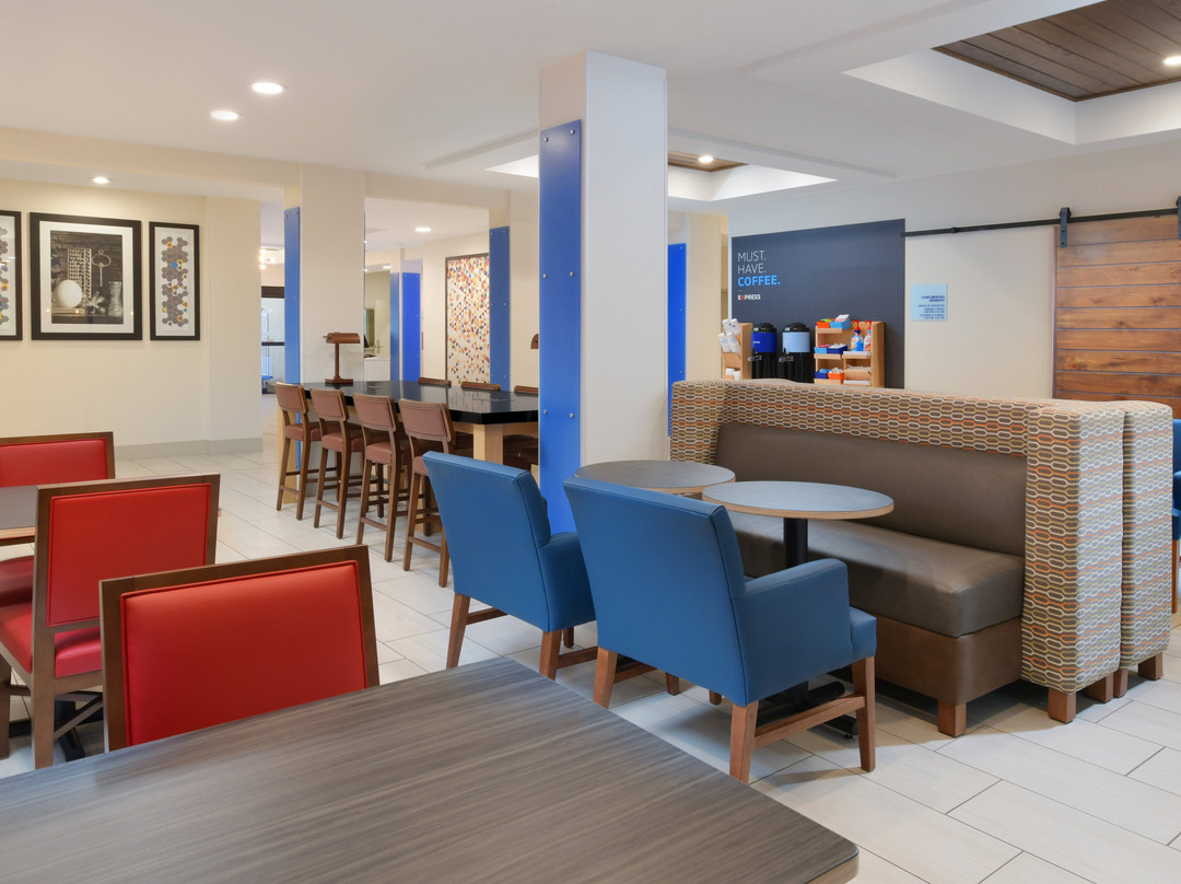 Holiday Inn Express & Suites Camden by IHG主图