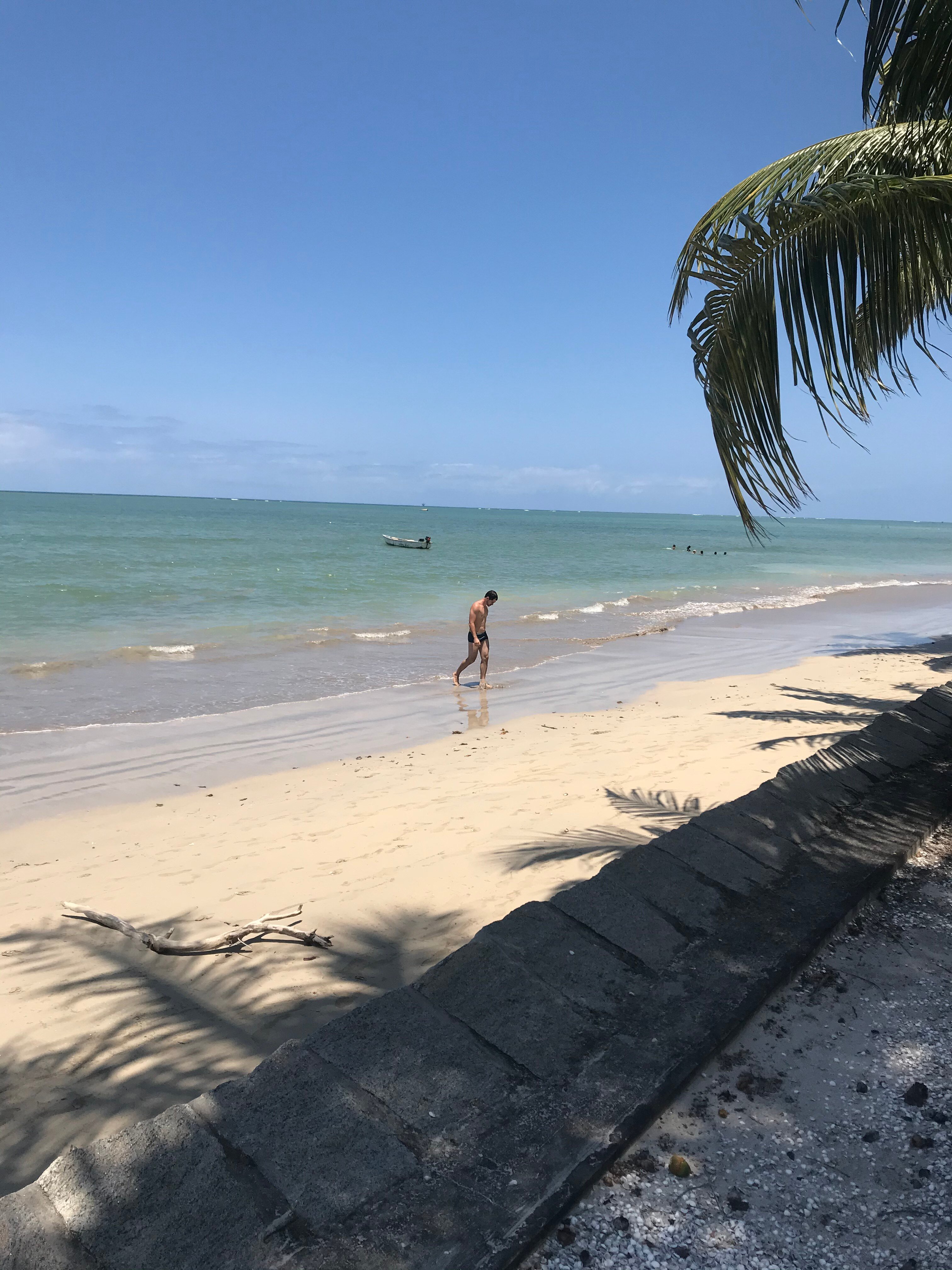 Hotel Karapitangui-泳池