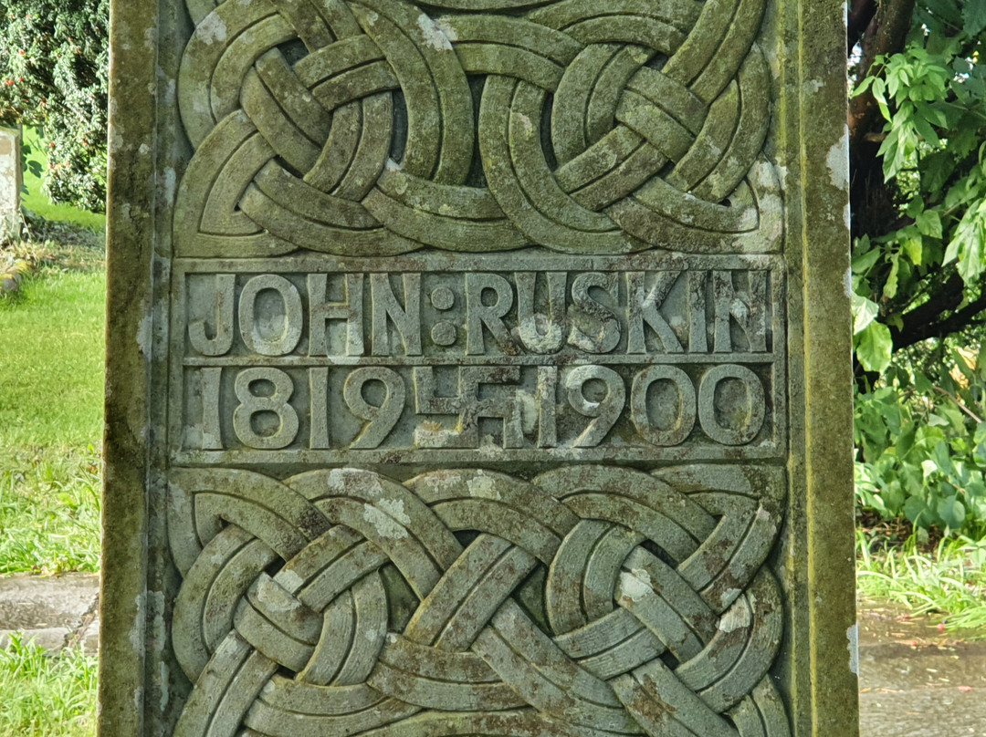 John Ruskin's Grave景点图片