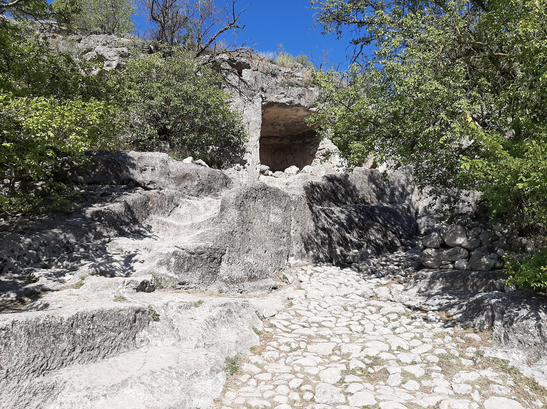 Cave Town of Chufut-Kale景点图片