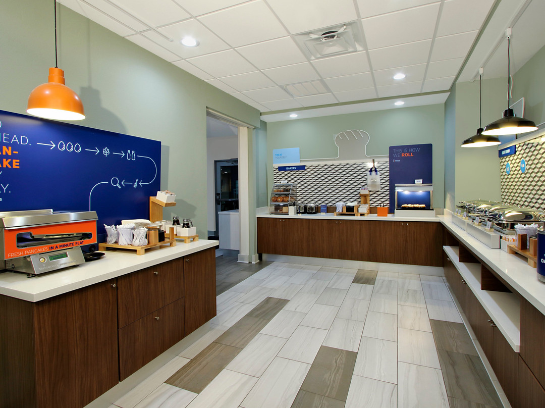 Holiday Inn Express & Suites Lake Charles South Casino Area By IHG主图