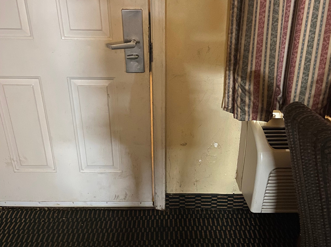 兰开斯特速8酒店主图