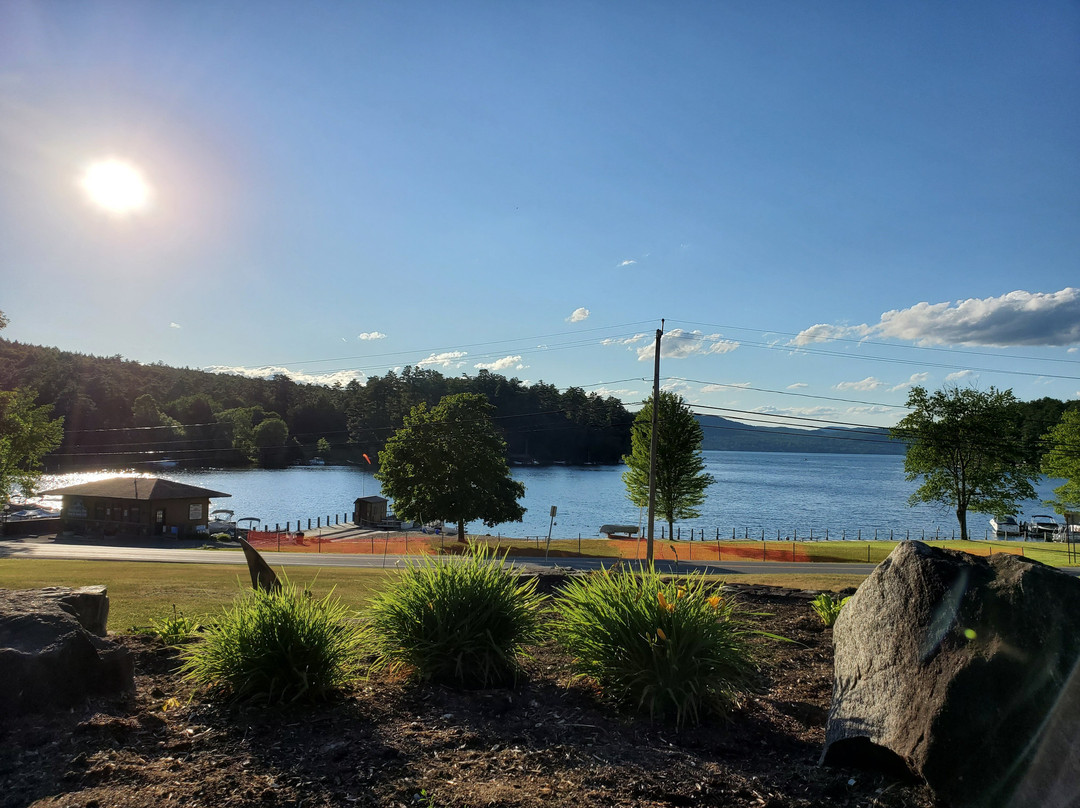 Bayside Resort Lake George主图