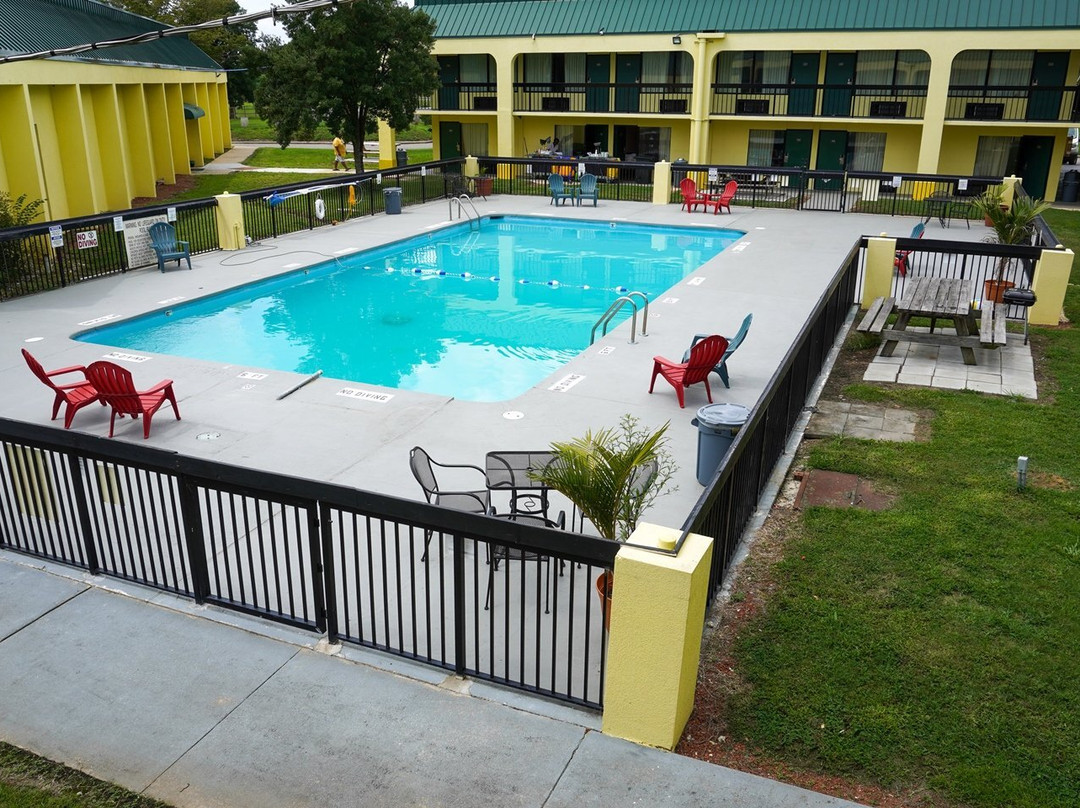 Red Carpet Inn & Suites Kinston