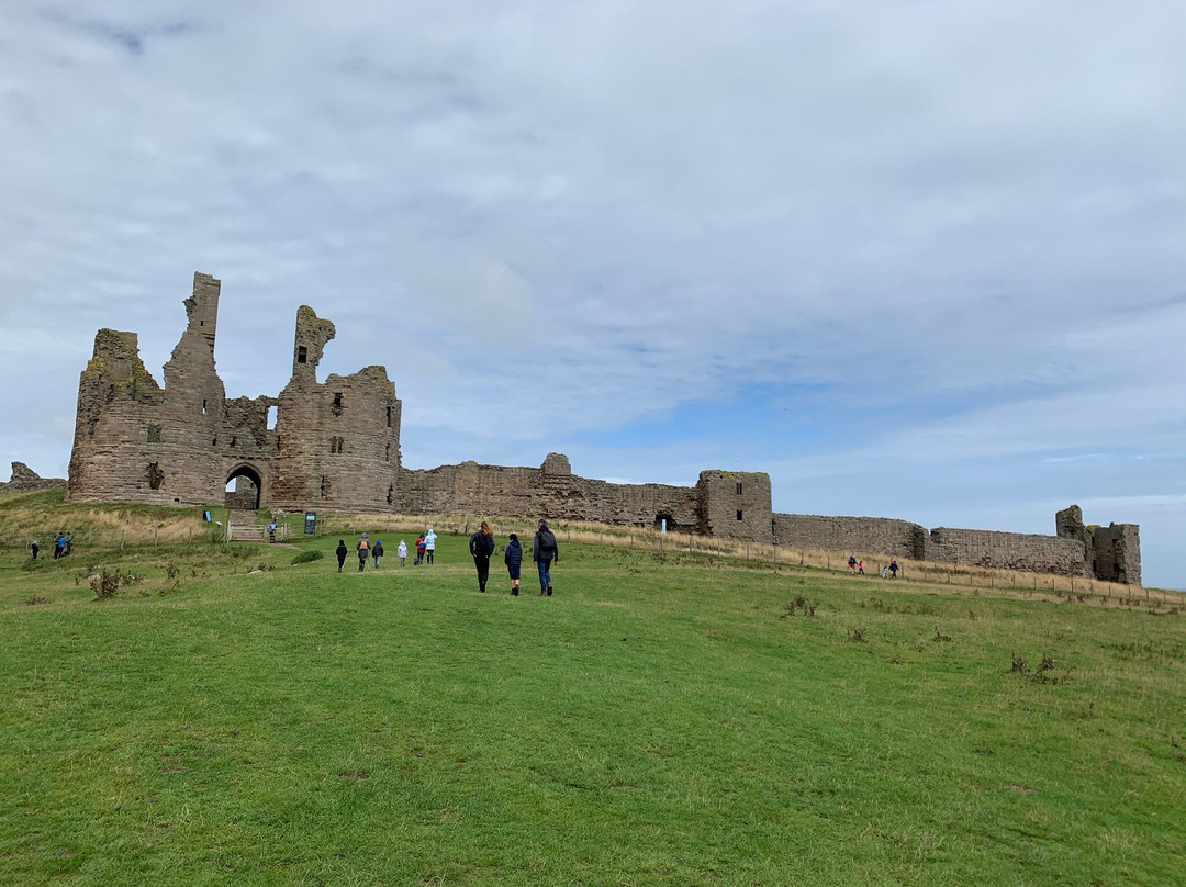 Dunstanburgh Castle景点图片