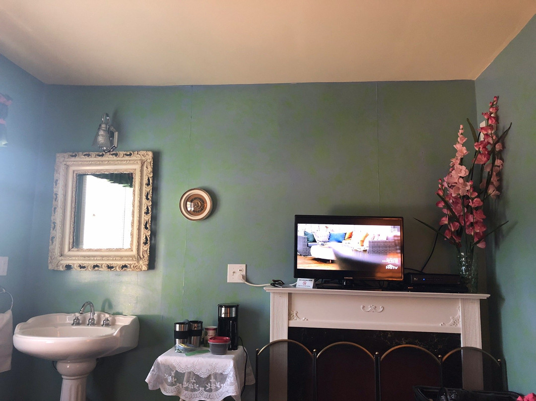 Saugatuck Harbor Inn主图