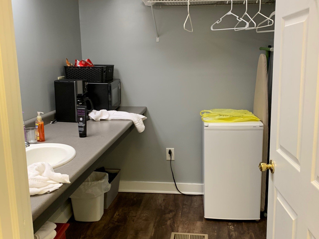 Trailside Treasures主图