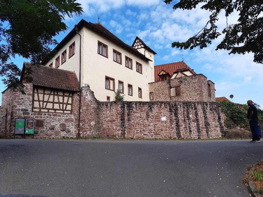 Schloss Neuenbuerg景点图片