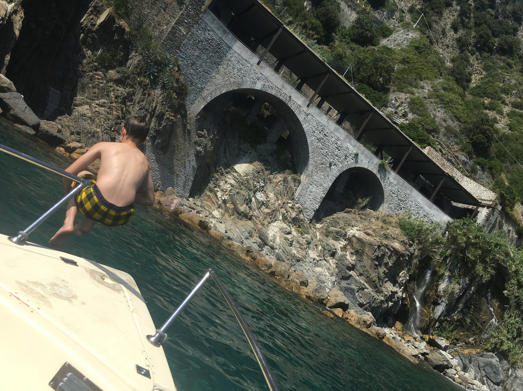 Cinqueterre Boat Tour-里奥马焦雷必去景点