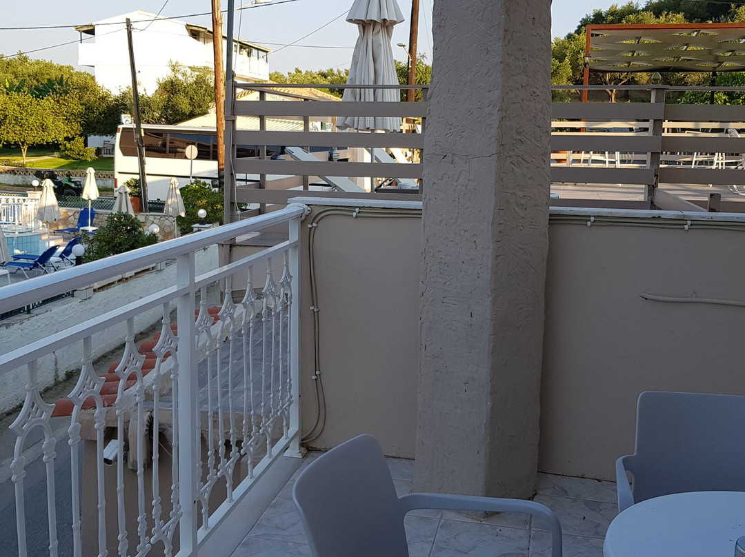 Planos Beach Hotel主图