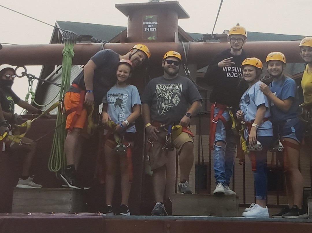 Wilderness Canyon Zip Line Tour景点图片