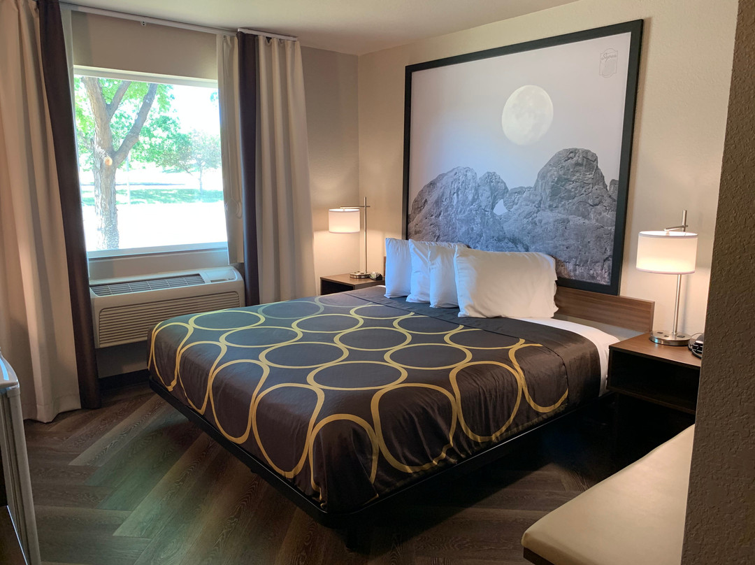 Super 8 by Wyndham Greeley主图