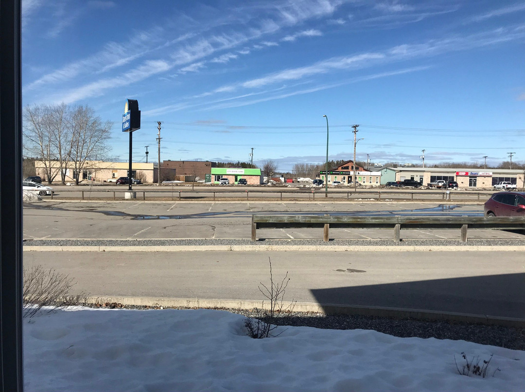 Days Inn & Suites by Wyndham Thompson主图