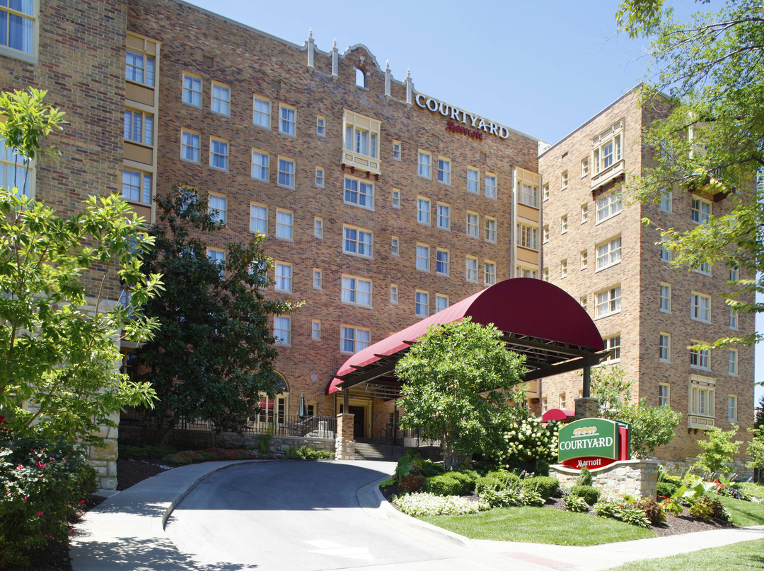 Courtyard Kansas City Country Club Plaza主图