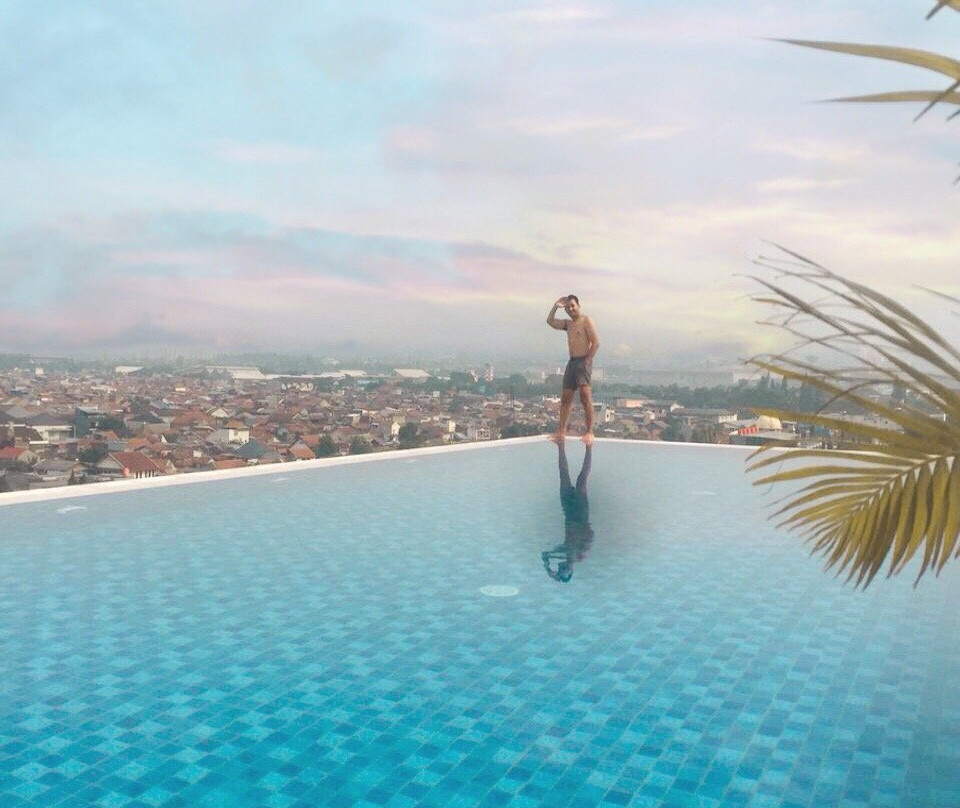 West Point Hotel Bandung主图