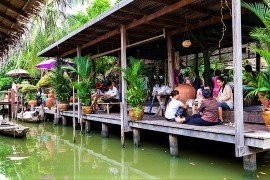 Bang Nam Phueng Floating Market景点图片