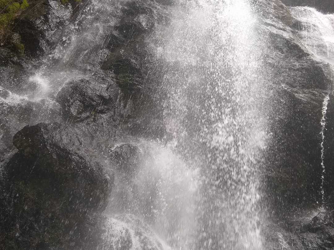 Salto de Bordones-Isnos必去景点