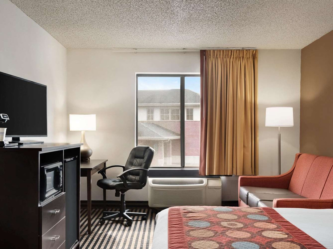 Super 8 by Wyndham Wausau主图