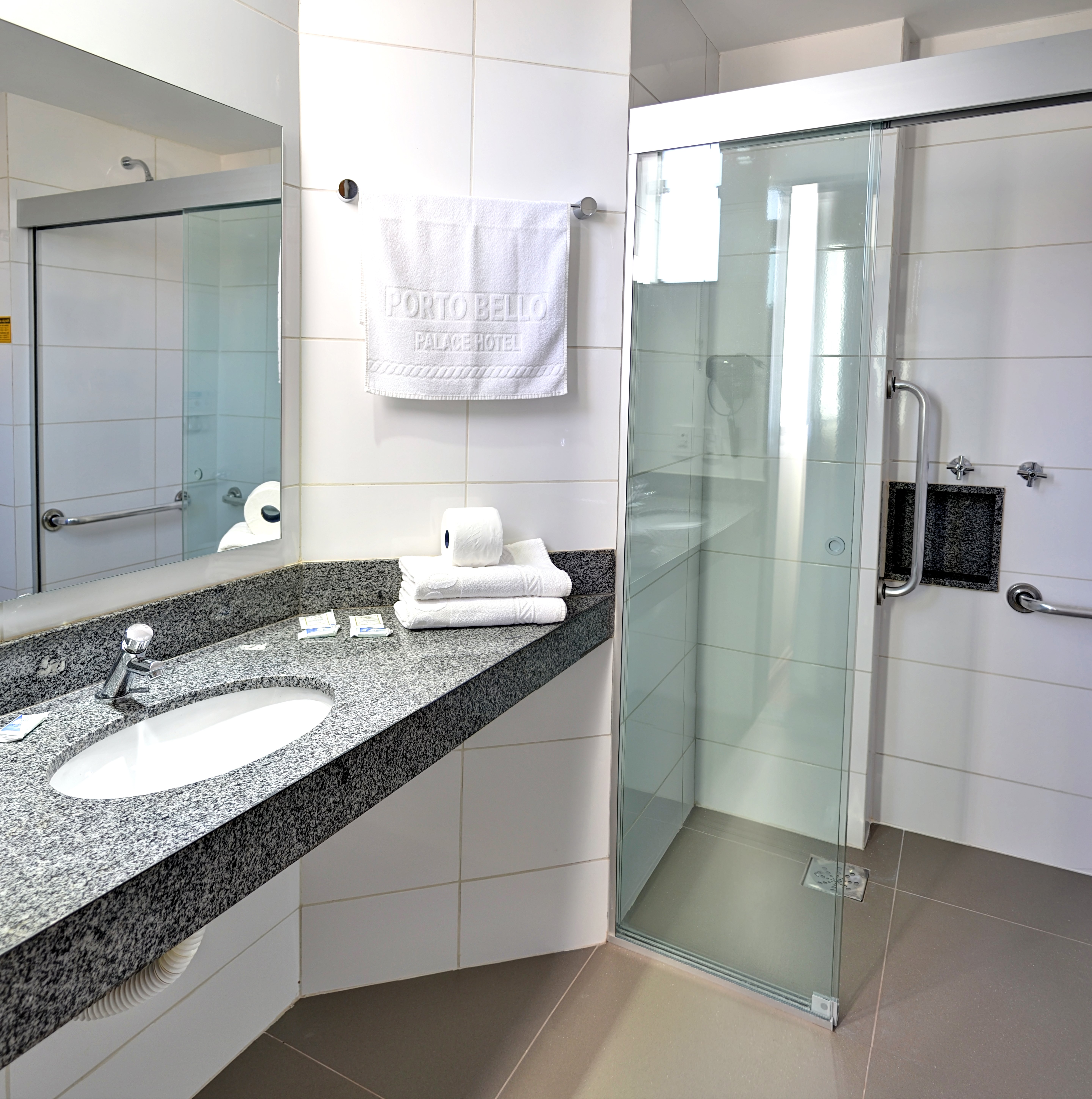 Porto Minas Hotel e Convenções-portrait