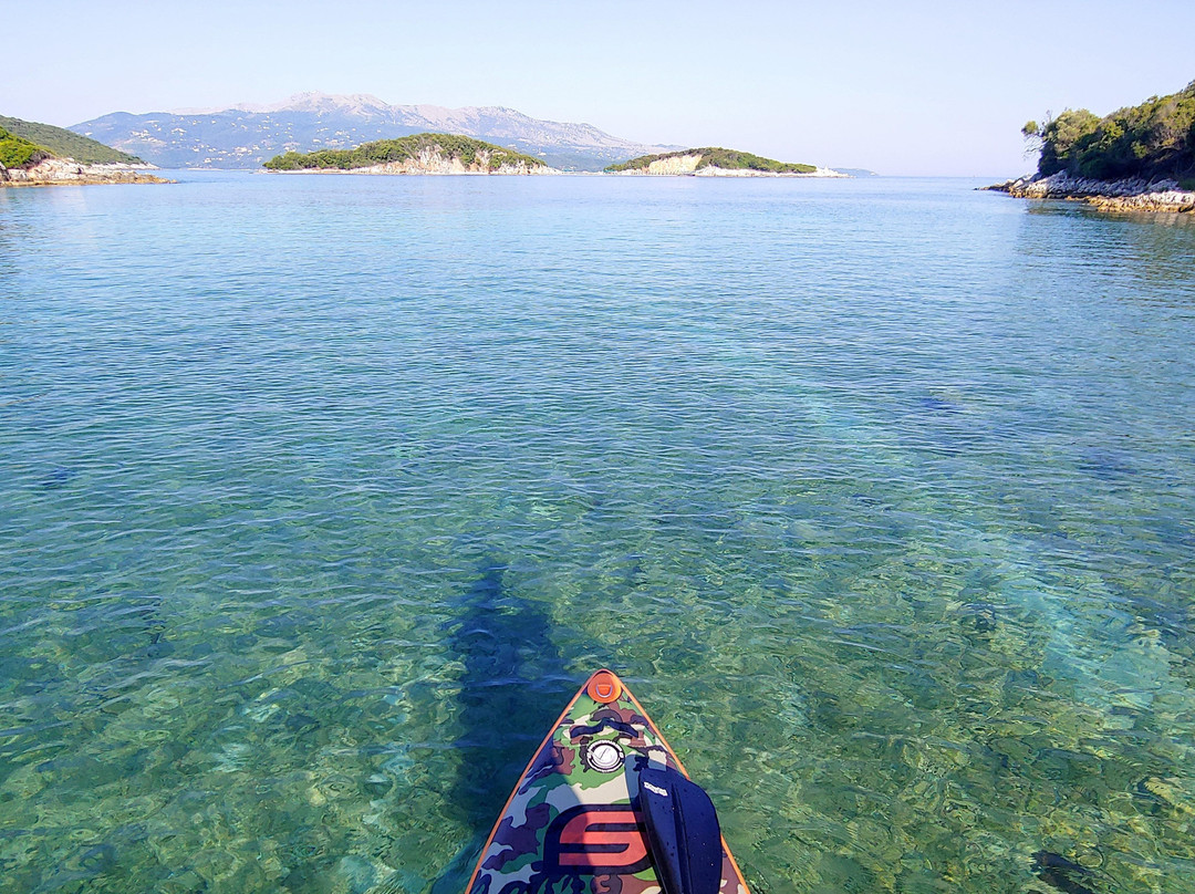 Paddleboarding in the islands-Ksamil必去景点