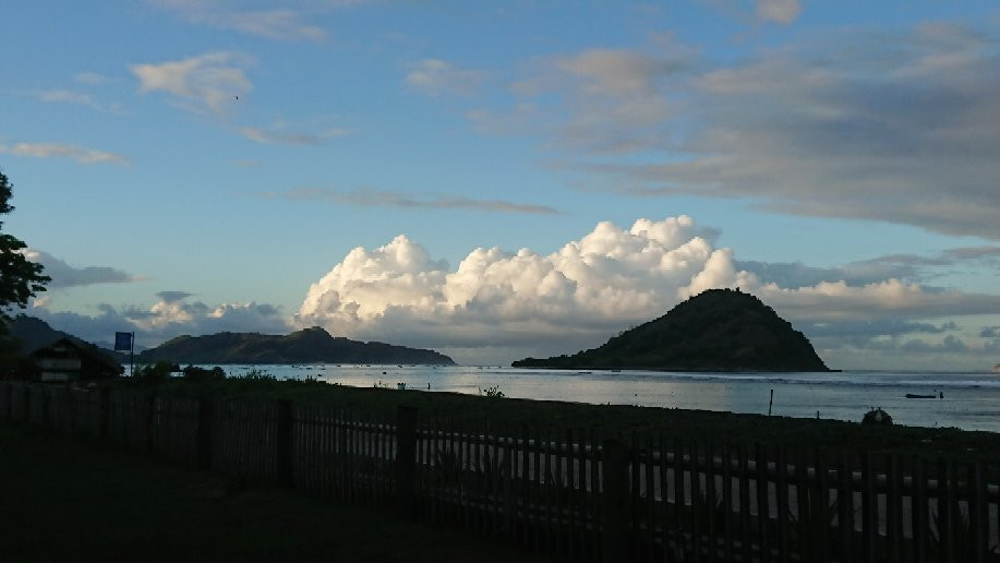 Whales & Waves Beach Resort主图