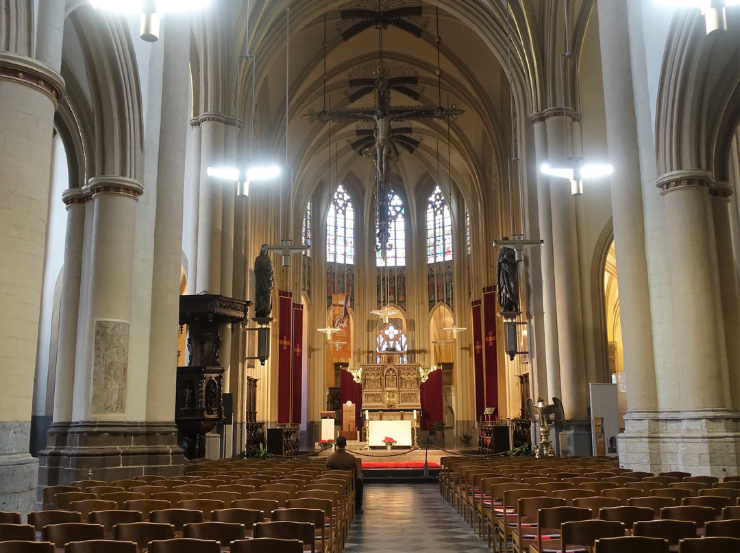 St. Quentin Cathedral-哈瑟尔特必去景点