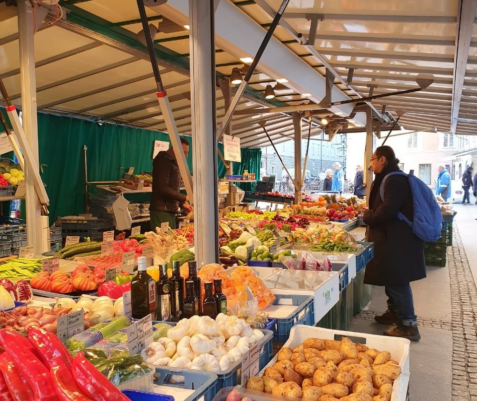 Universitatsplatz-萨尔茨堡必去景点