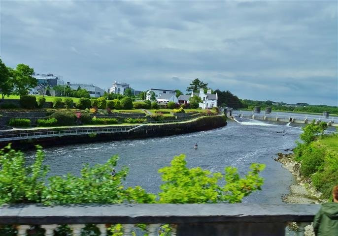 Riverside Walk景点图片