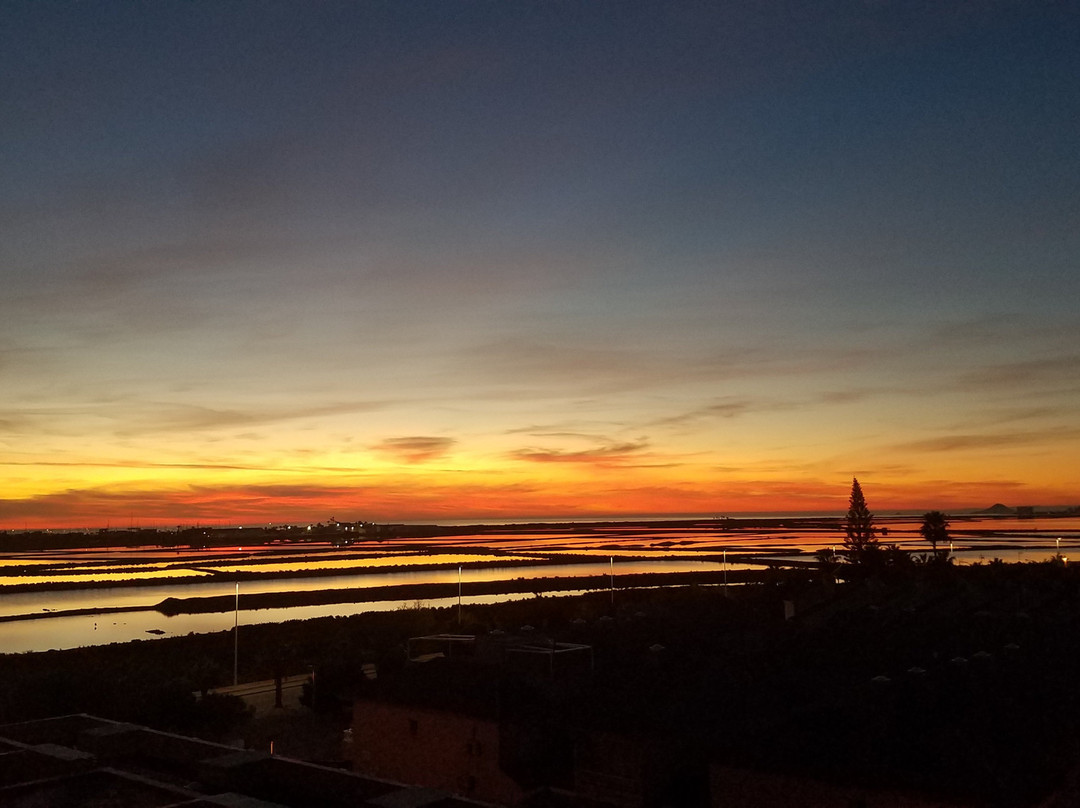 罗德玛尔海水浴疗酒店主图