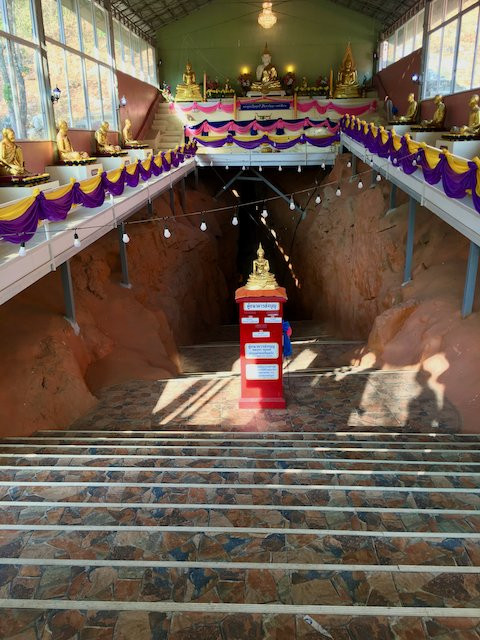 Wat Tham Phetpiman景点图片