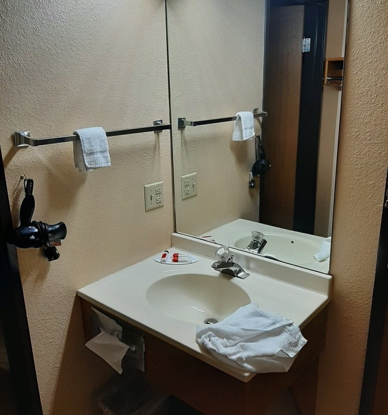 Super 8 by Wyndham Blair主图