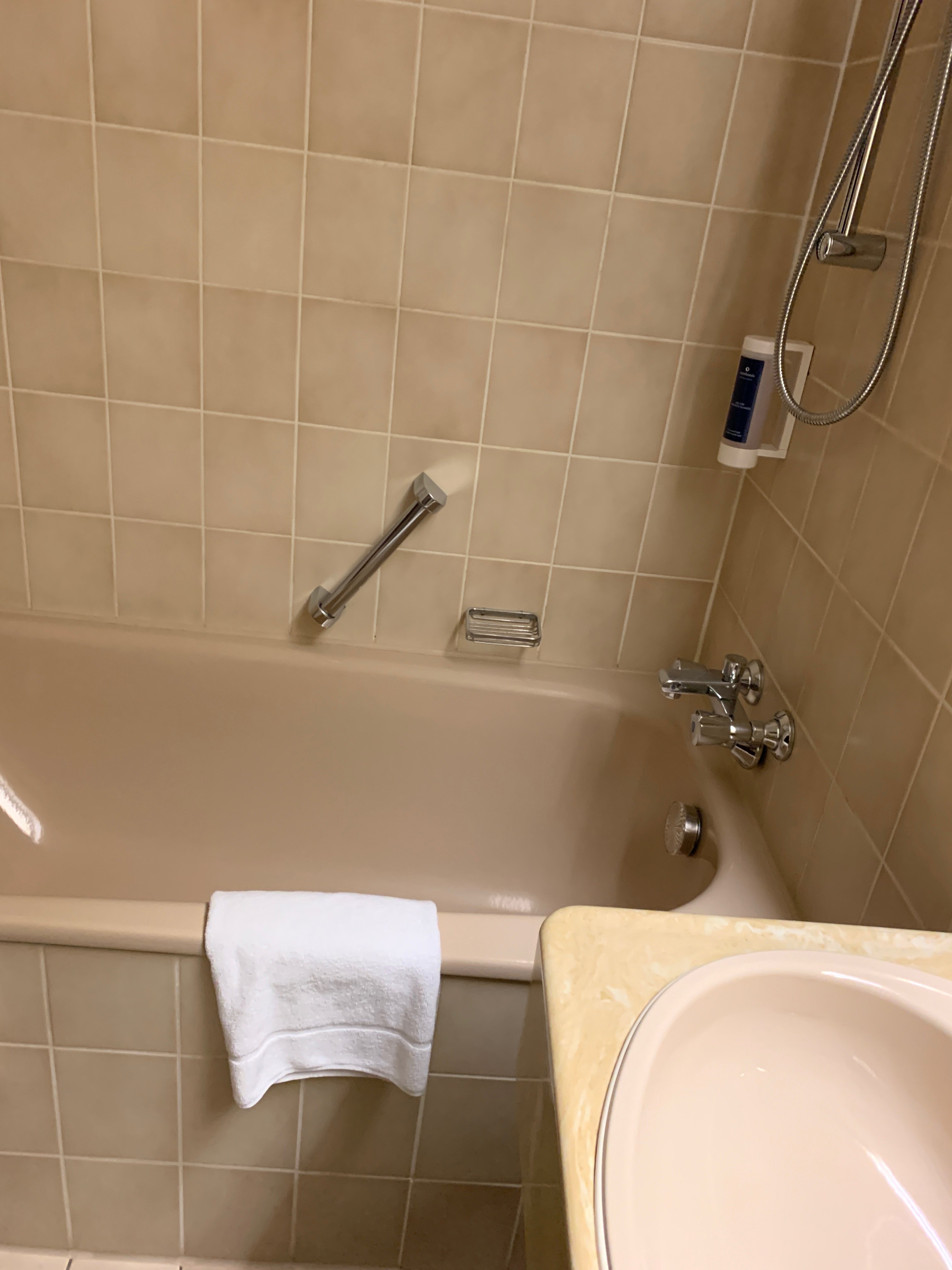 贝塞尔维尔阿姆雷恩旅店-浴室