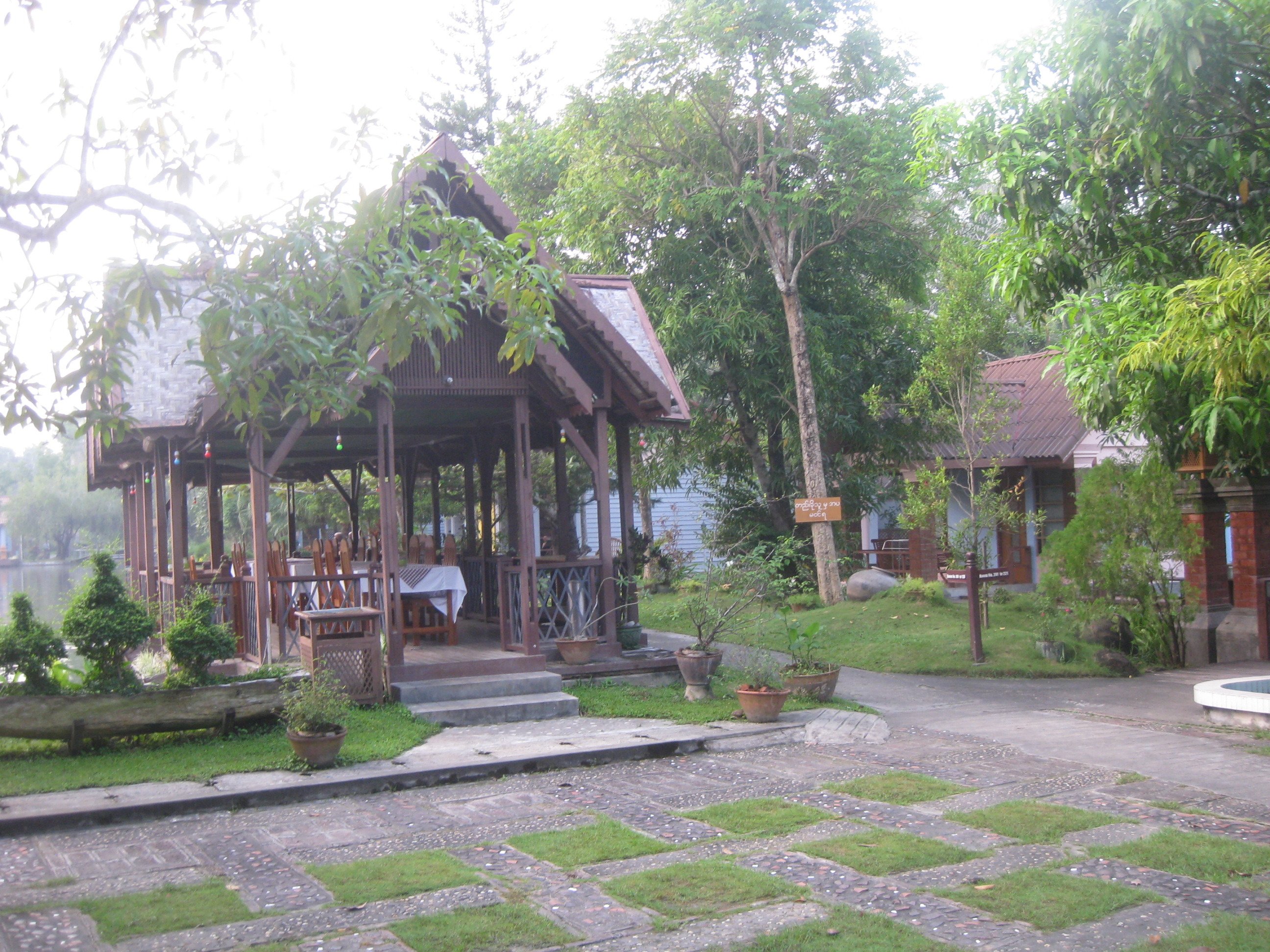 Mingalar Garden Resort-浴室