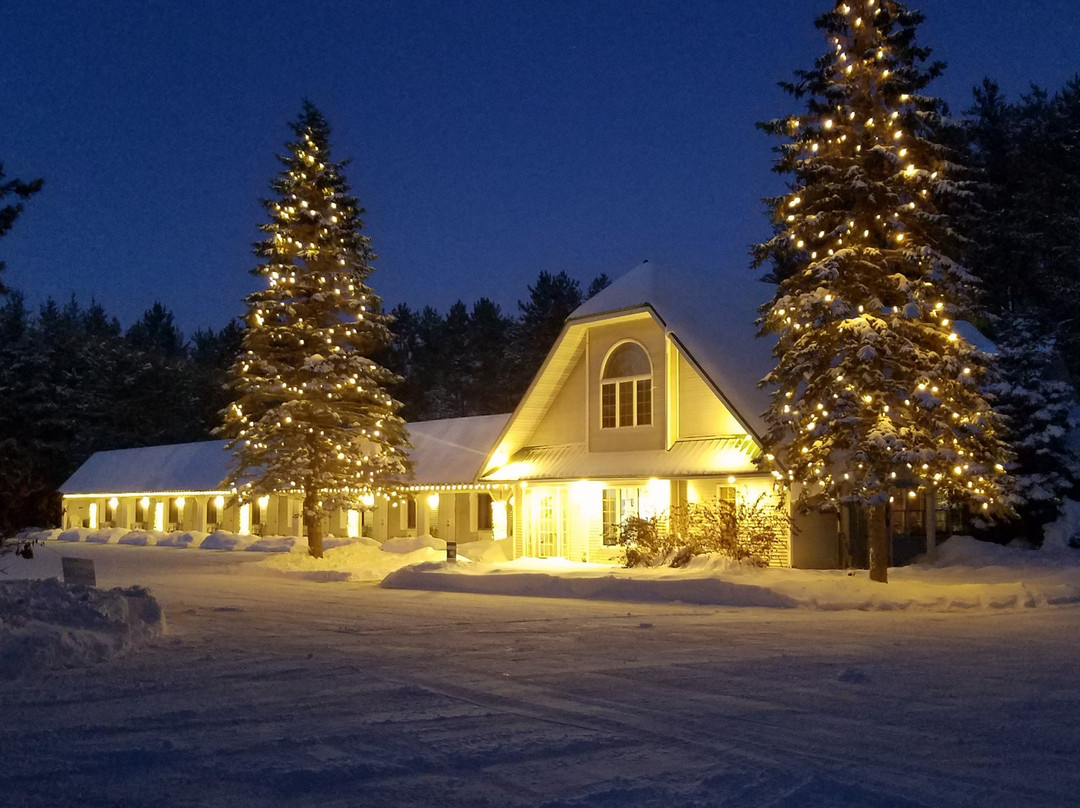 Northwoods Motel主图