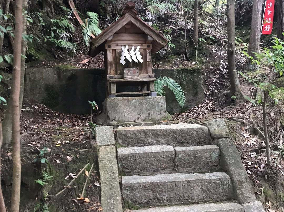 Aekuni Shrine景点图片