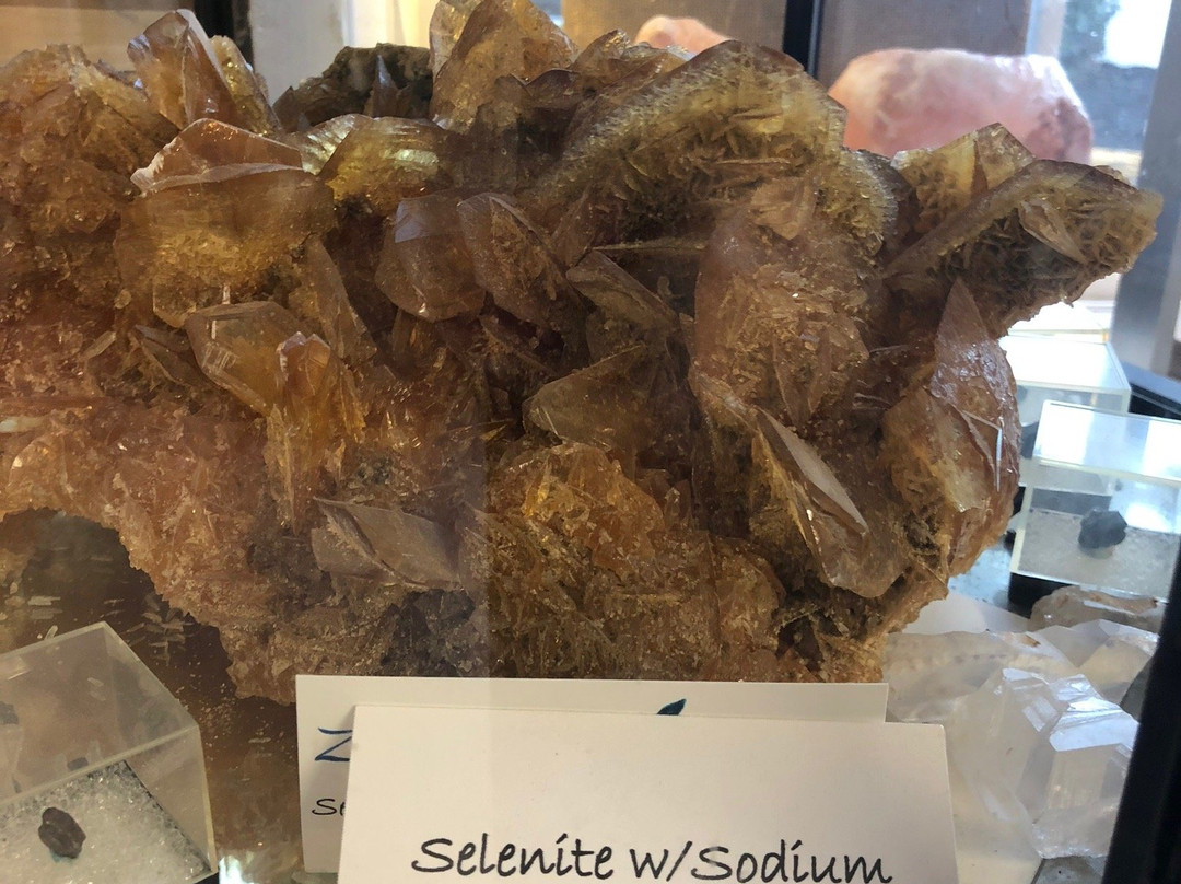 ZuZu's Petals Rock Shop-海伦必去景点