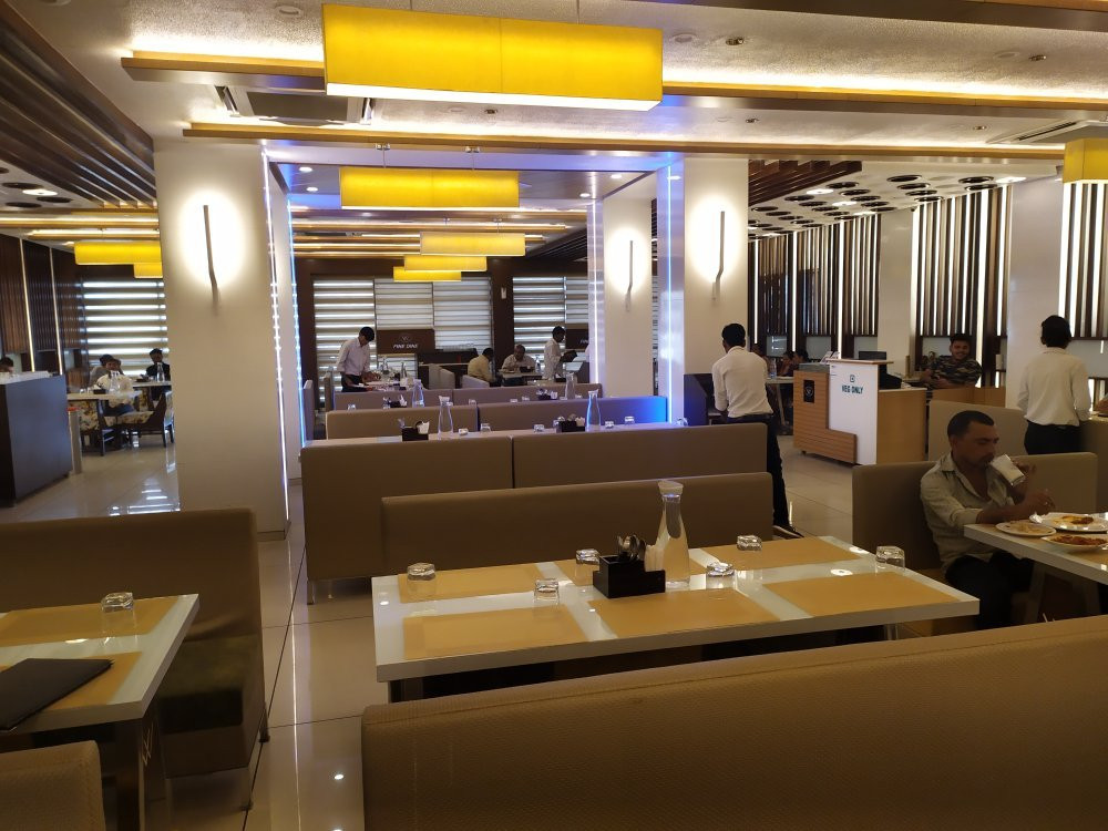 Hotel Way Wait主图