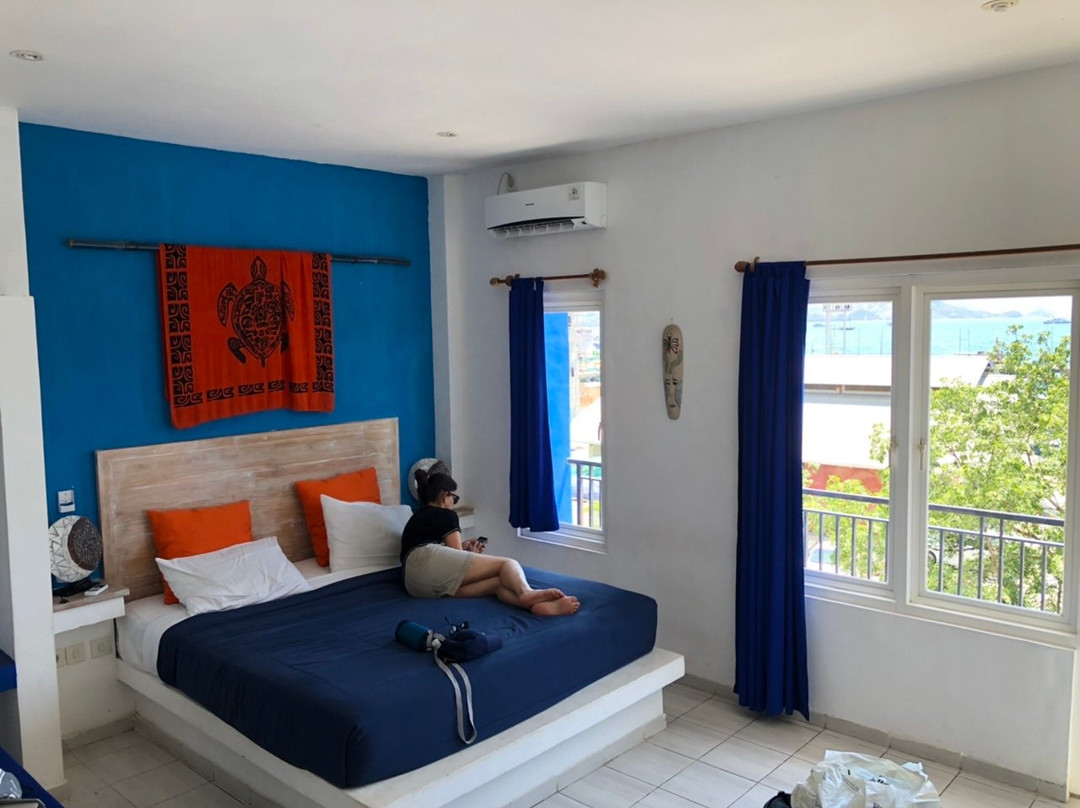 Blue Ocean Hotel主图