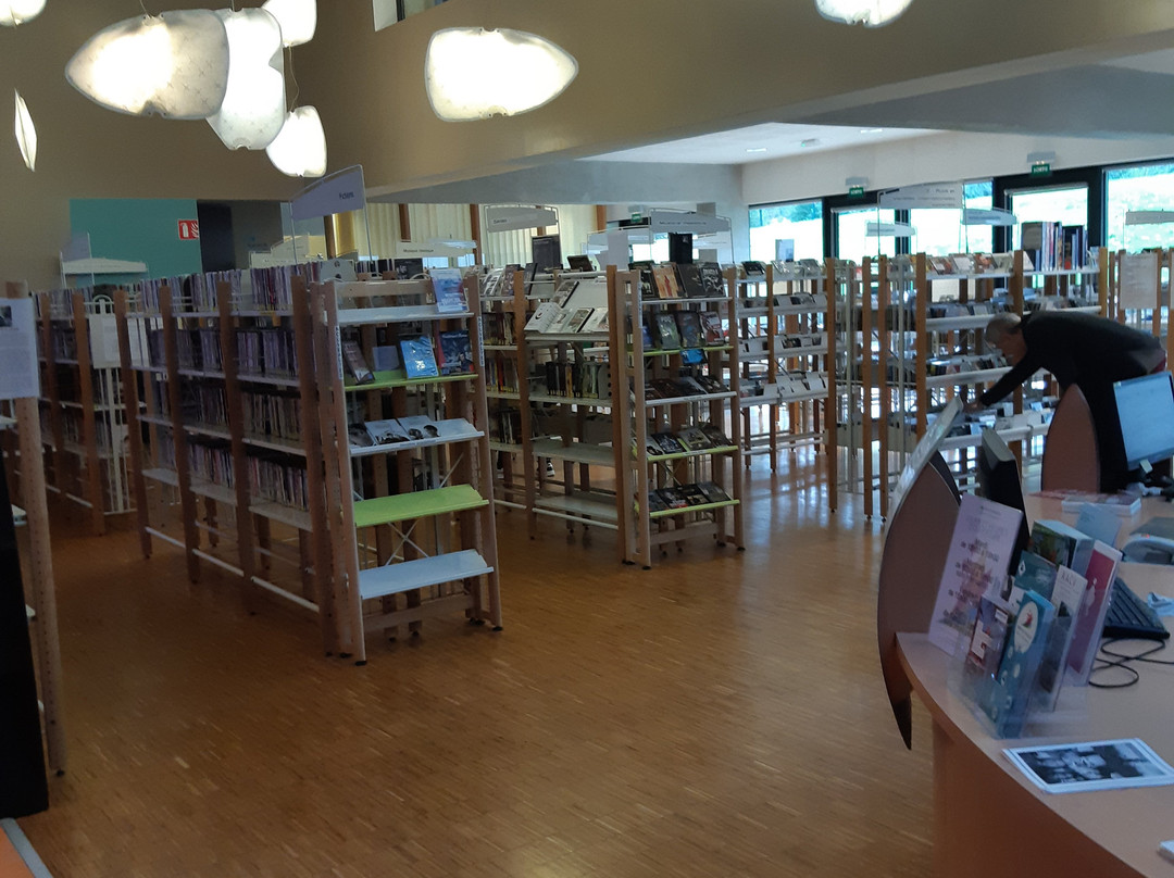 Médiathèque Robert Calméjane-Villemomble必去景点